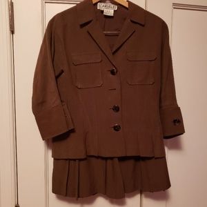 Carlisle Skirt suit - size US 4